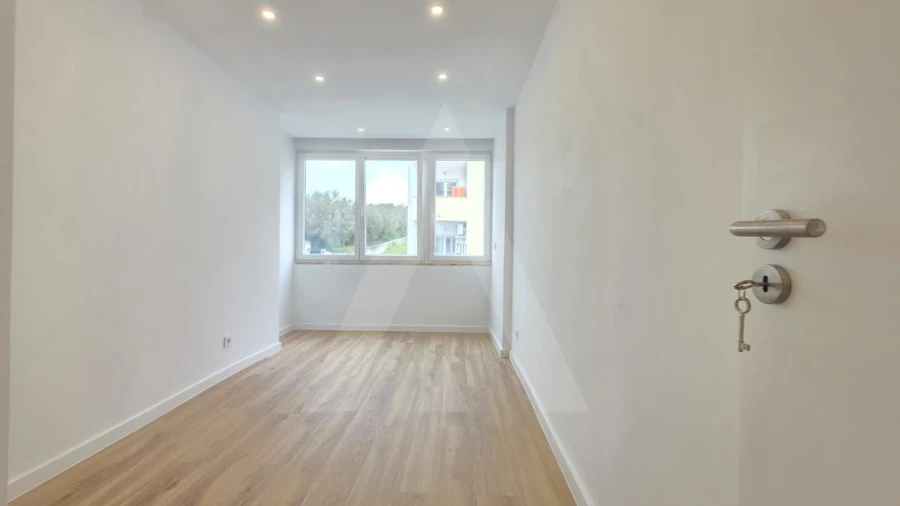 Apartamento T3 para Venda em Camarate, Unhos e Apelação Foto 2