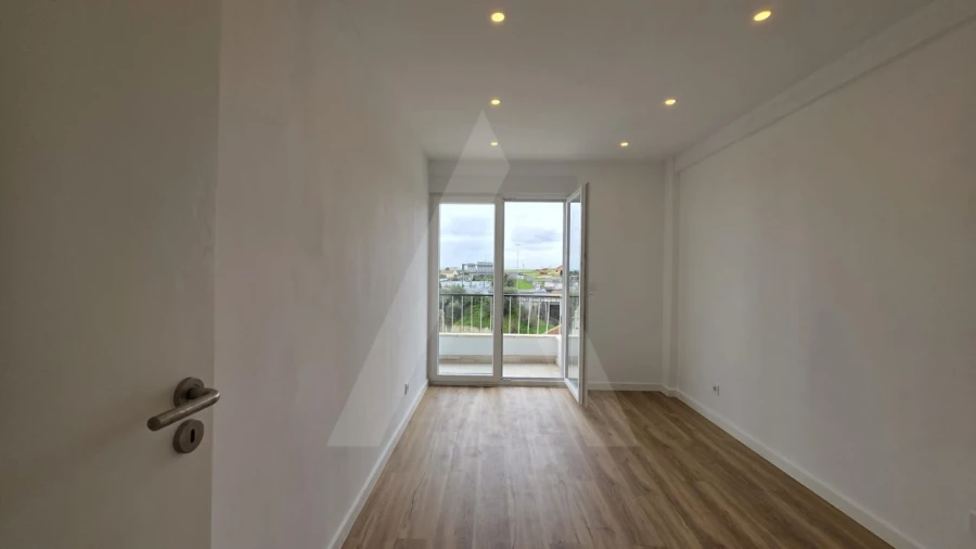 Apartamento T3 para Venda em Camarate, Unhos e Apelação Foto 11