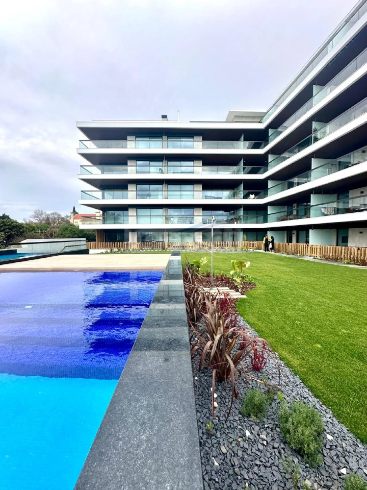 Apartamento T4 para Venda em Carcavelos e Parede Foto 1