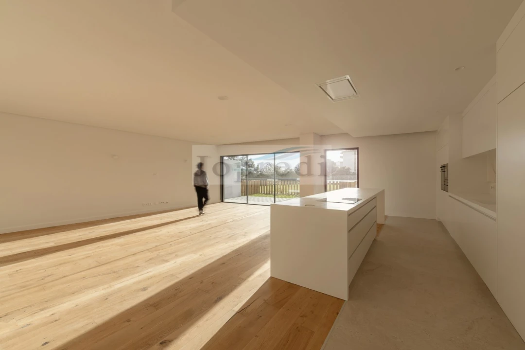 Apartamento T4 para Venda em Carcavelos e Parede Foto 5