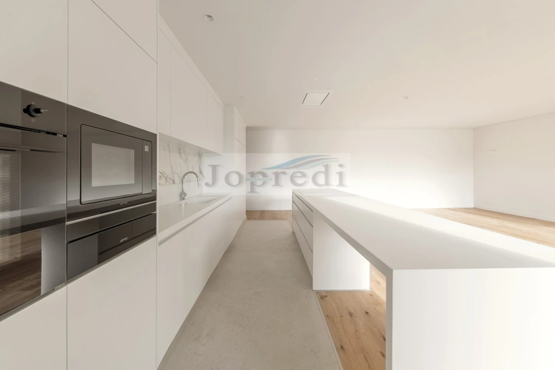 Apartamento T4 para Venda em Carcavelos e Parede Foto 8