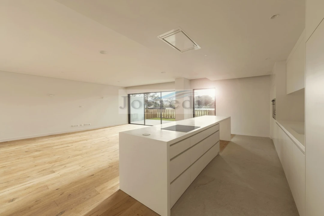 Apartamento T4 para Venda em Carcavelos e Parede Foto 10