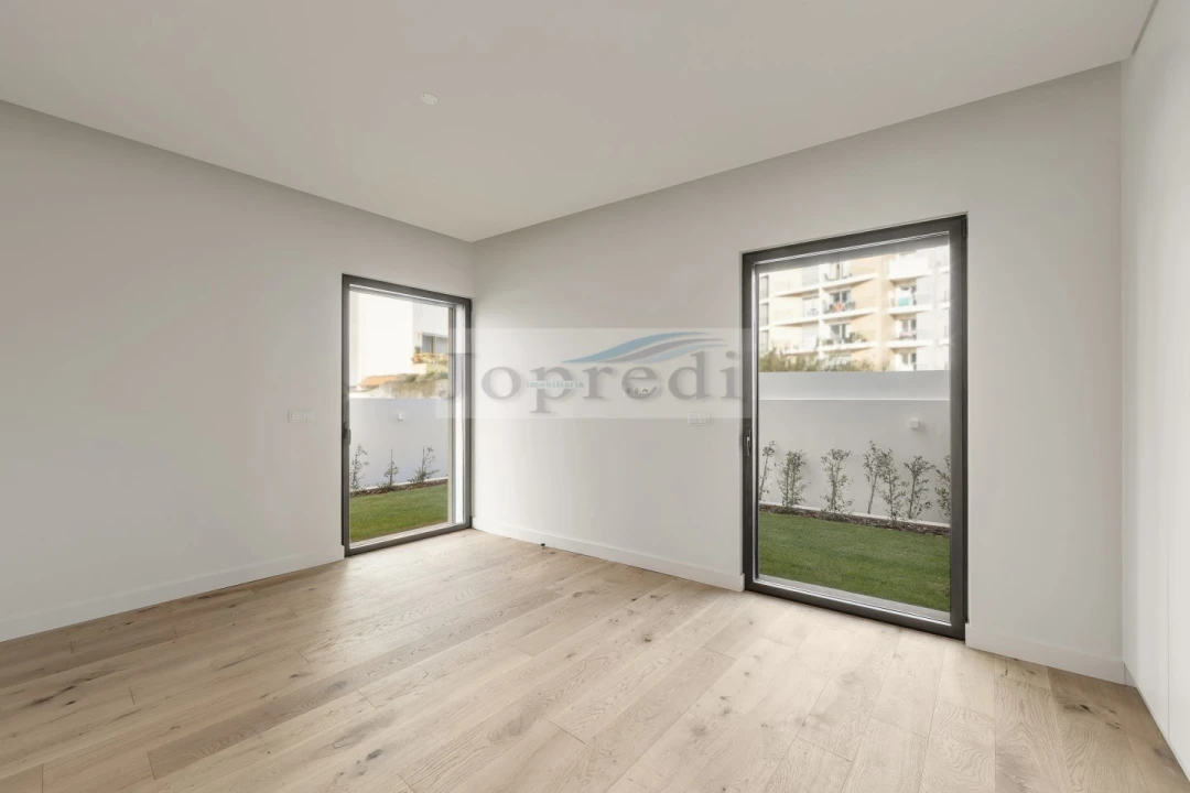 Apartamento T4 para Venda em Carcavelos e Parede Foto 14