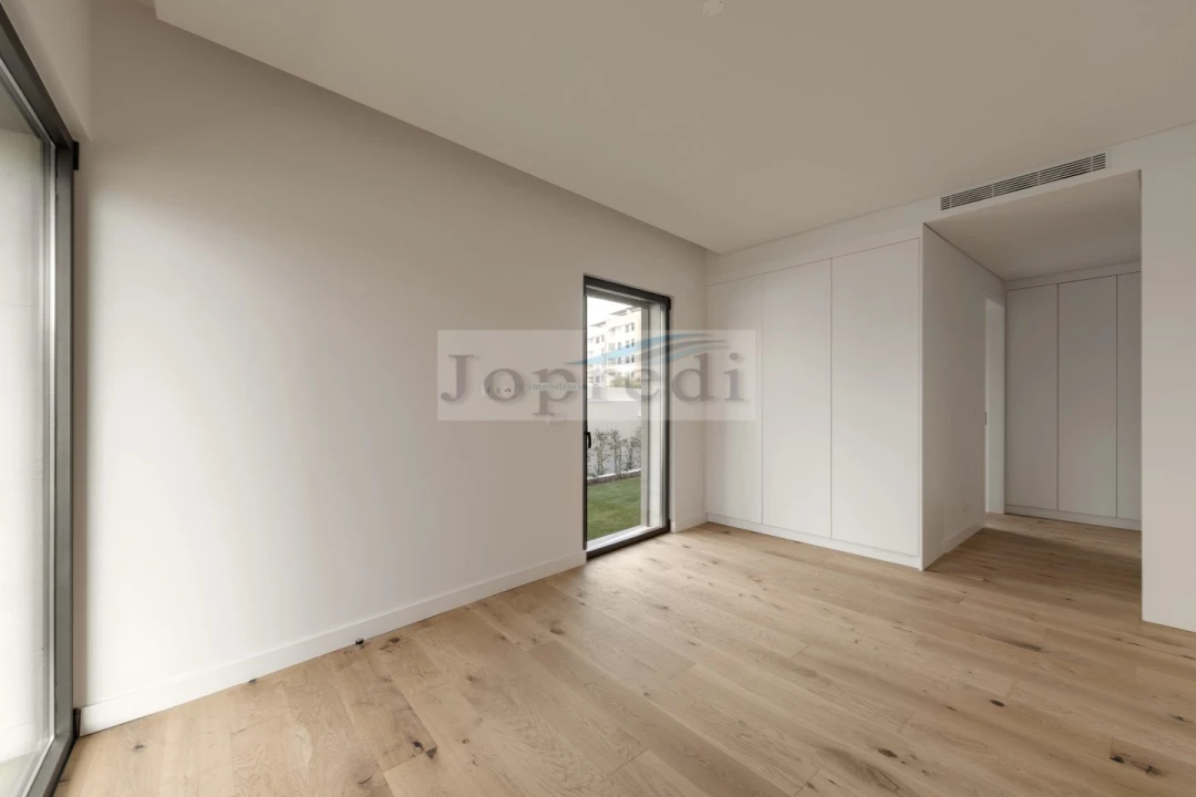 Apartamento T4 para Venda em Carcavelos e Parede Foto 15