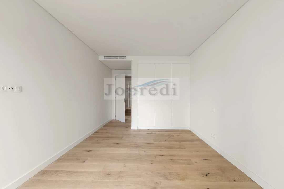 Apartamento T4 para Venda em Carcavelos e Parede Foto 23