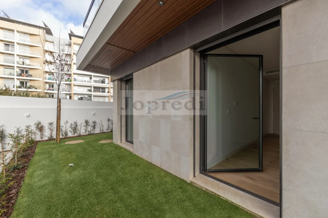 Apartamento T4 para Venda em Carcavelos e Parede Foto 26
