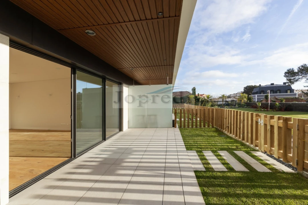 Apartamento T4 para Venda em Carcavelos e Parede Foto 32