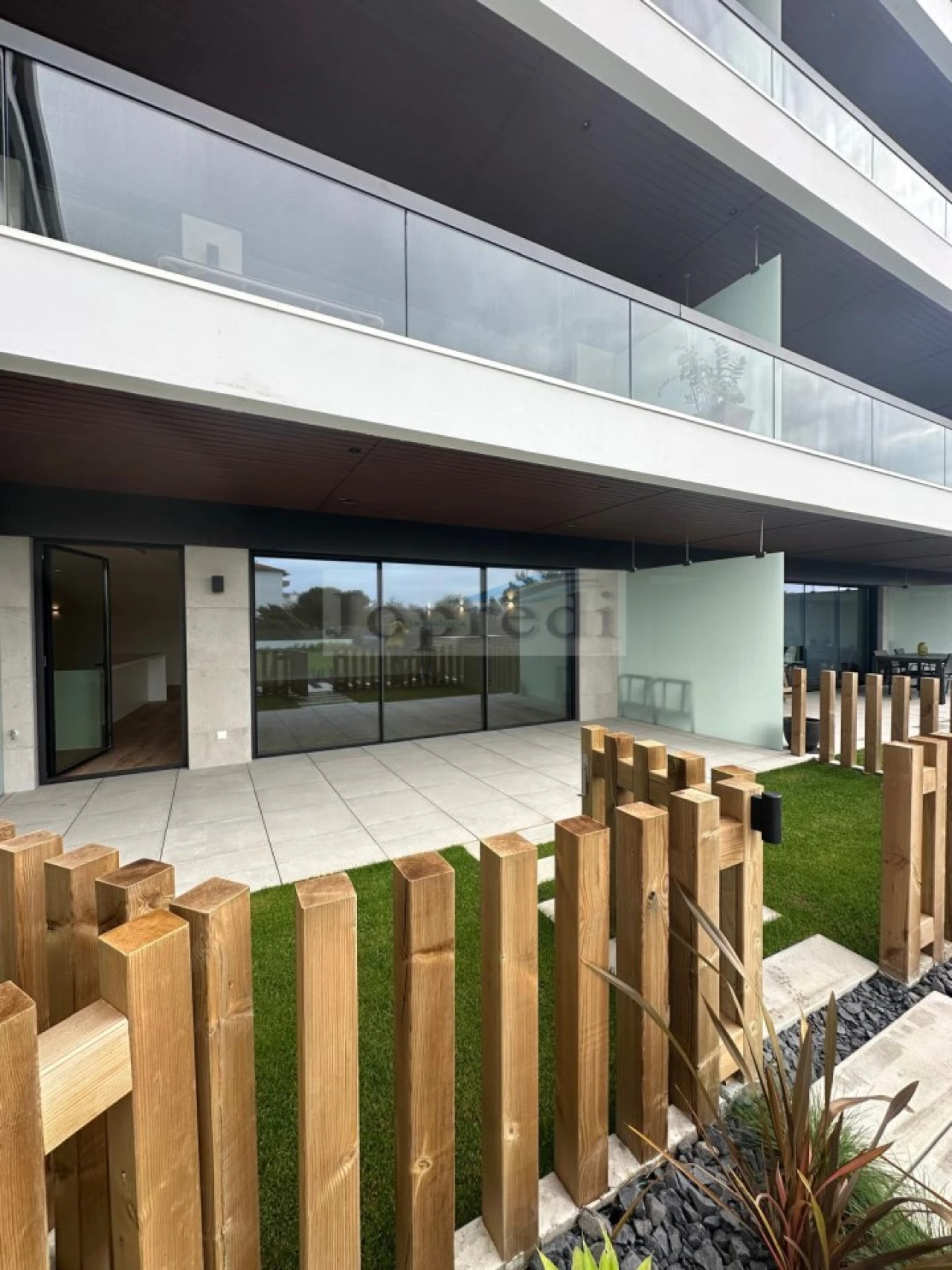 Apartamento T4 para Venda em Carcavelos e Parede Foto 35