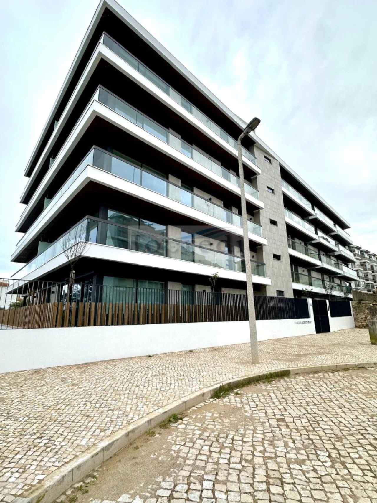 Apartamento T4 para Venda em Carcavelos e Parede Foto 54