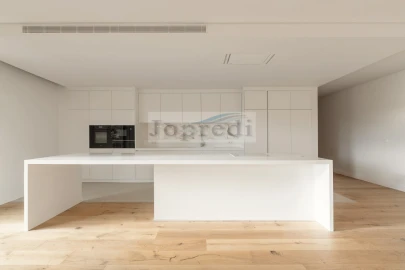 Apartamento T4 para Venda em Carcavelos e Parede