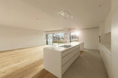 Apartamento T4 para Venda em Carcavelos e Parede