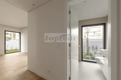 Apartamento T4 para Venda em Carcavelos e Parede