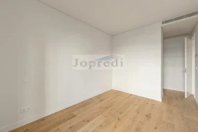 Apartamento T4 para Venda em Carcavelos e Parede