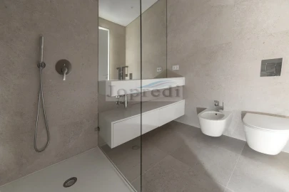 Apartamento T4 para Venda em Carcavelos e Parede