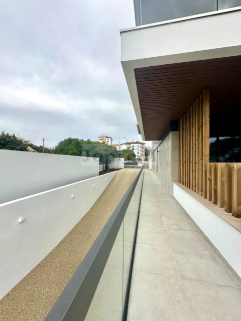 Apartamento T4 para Venda em Carcavelos e Parede