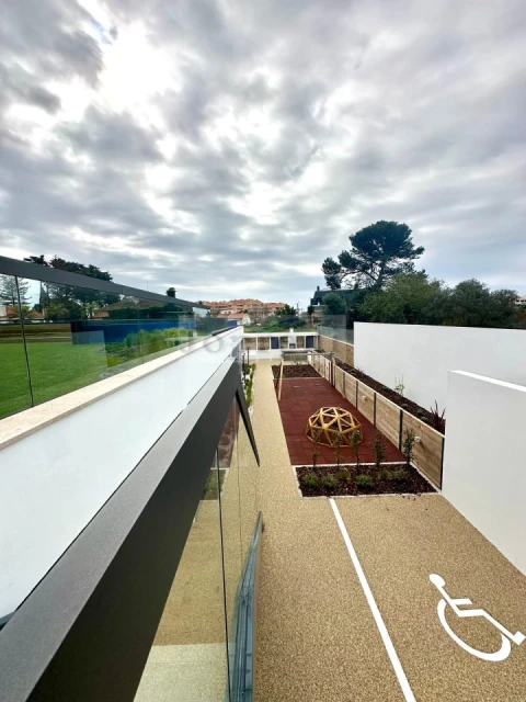Apartamento T4 para Venda em Carcavelos e Parede