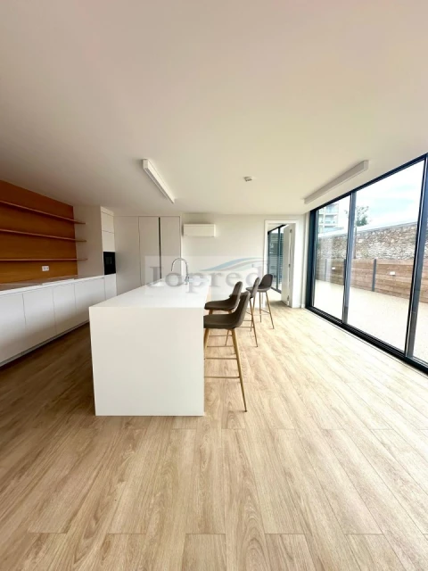 Apartamento T4 para Venda em Carcavelos e Parede