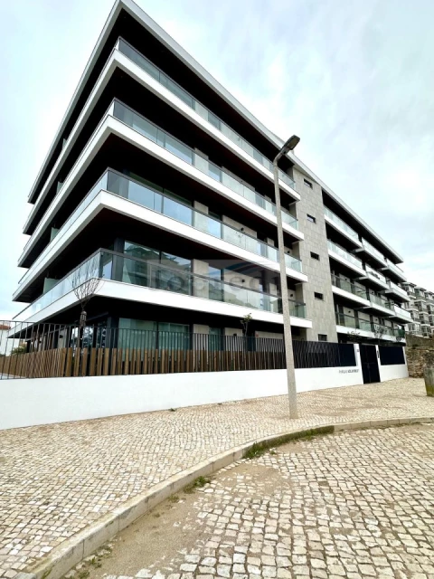 Apartamento T4 para Venda em Carcavelos e Parede