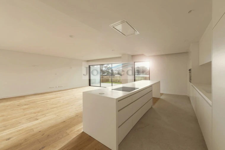 Apartamento T4 para Venda em Carcavelos e Parede Foto 10