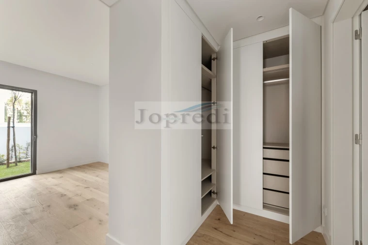Apartamento T4 para Venda em Carcavelos e Parede Foto 19