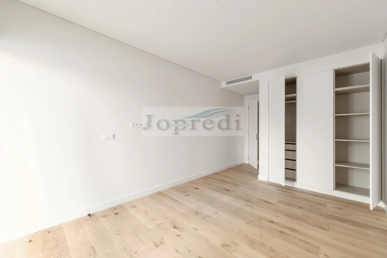 Apartamento T4 para Venda em Carcavelos e Parede Foto 24