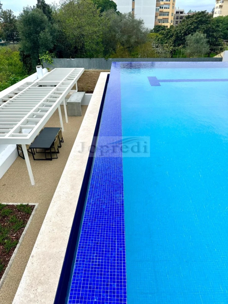 Apartamento T4 para Venda em Carcavelos e Parede Foto 56
