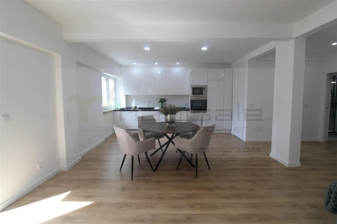 Apartamento T3 para Venda em Benfica Foto 1
