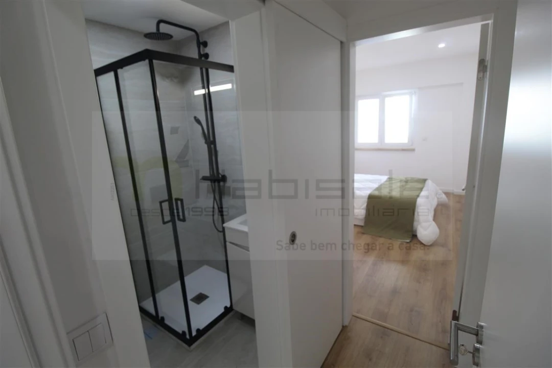 Apartamento T3 para Venda em Benfica Foto 2