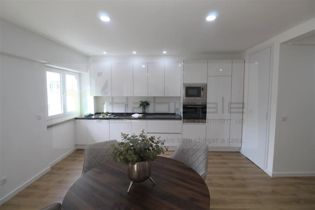 Apartamento T3 para Venda em Benfica Foto 3
