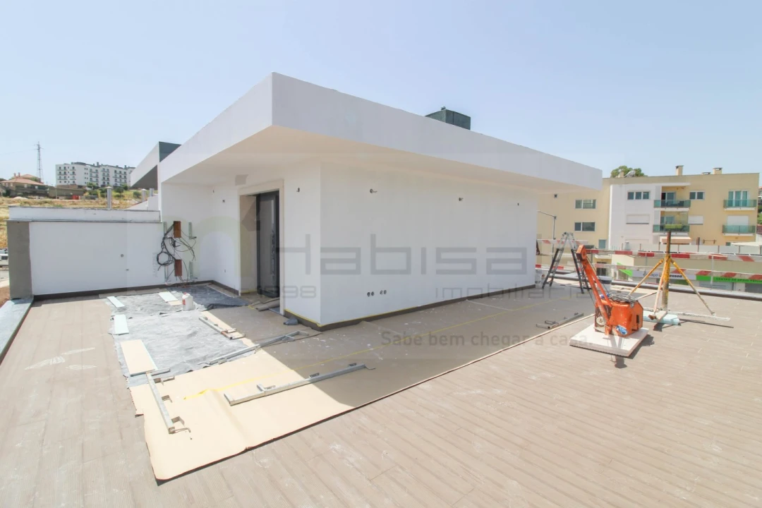 Moradia T5 para Venda em Ramada e Caneças Foto 6