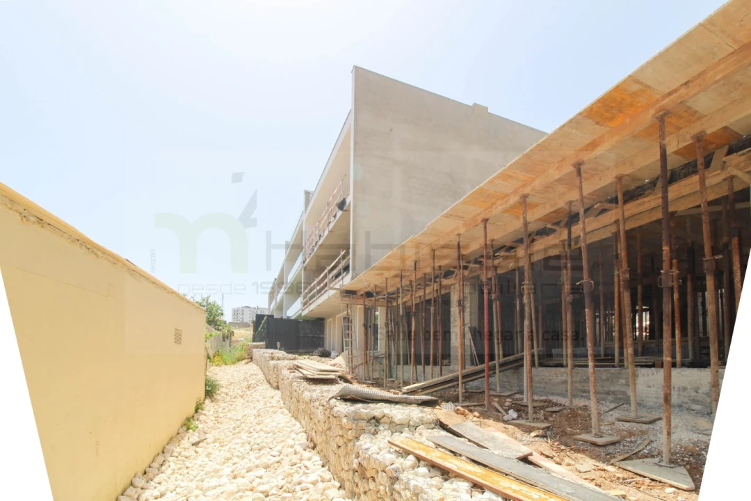 Moradia T5 para Venda em Ramada e Caneças Foto 7