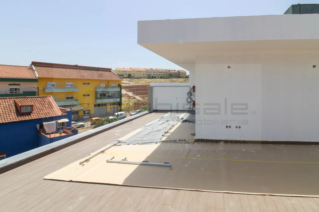Moradia T5 para Venda em Ramada e Caneças Foto 10