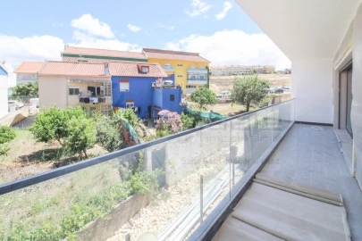 Moradia T5 para Venda em Ramada e Caneças