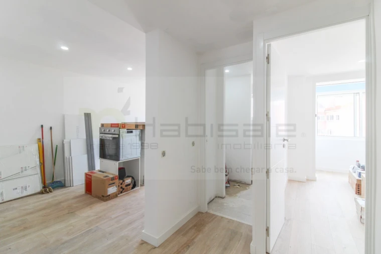 Apartamento T3 para Venda em Odivelas Foto 3