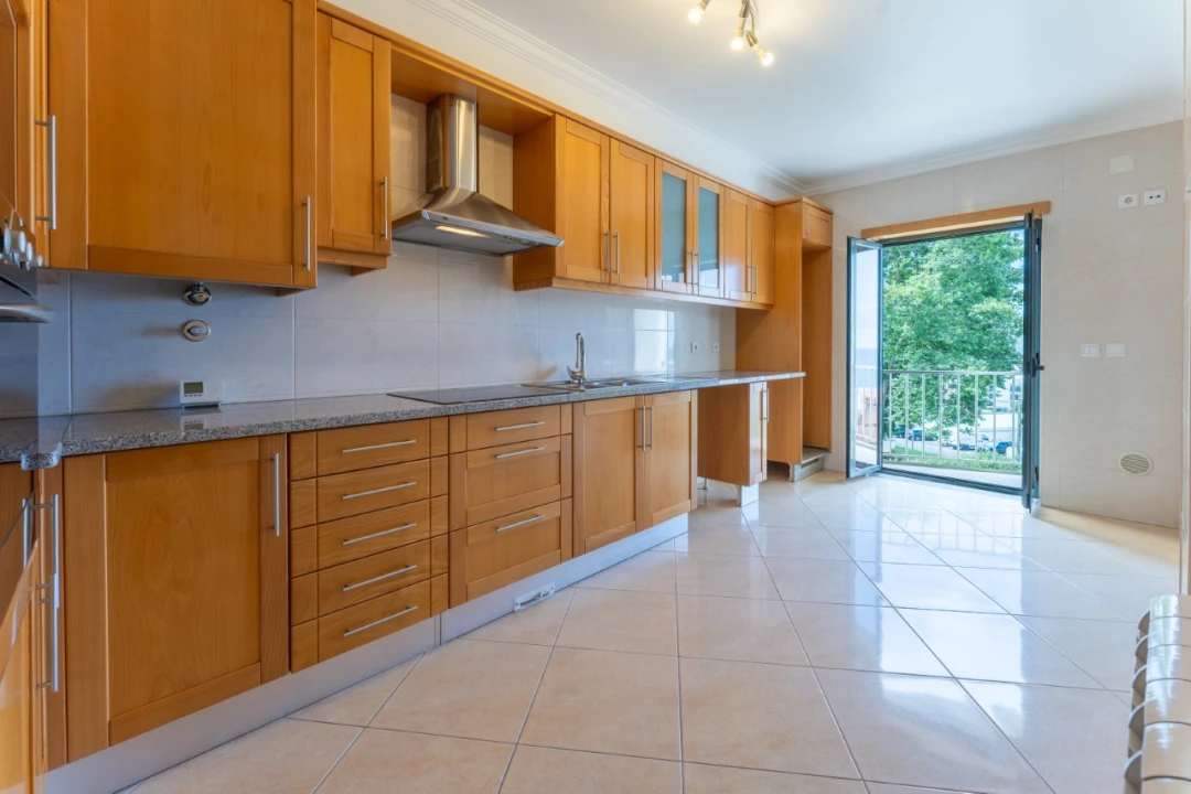 Apartamento T2 para Venda em Nazare Foto 5