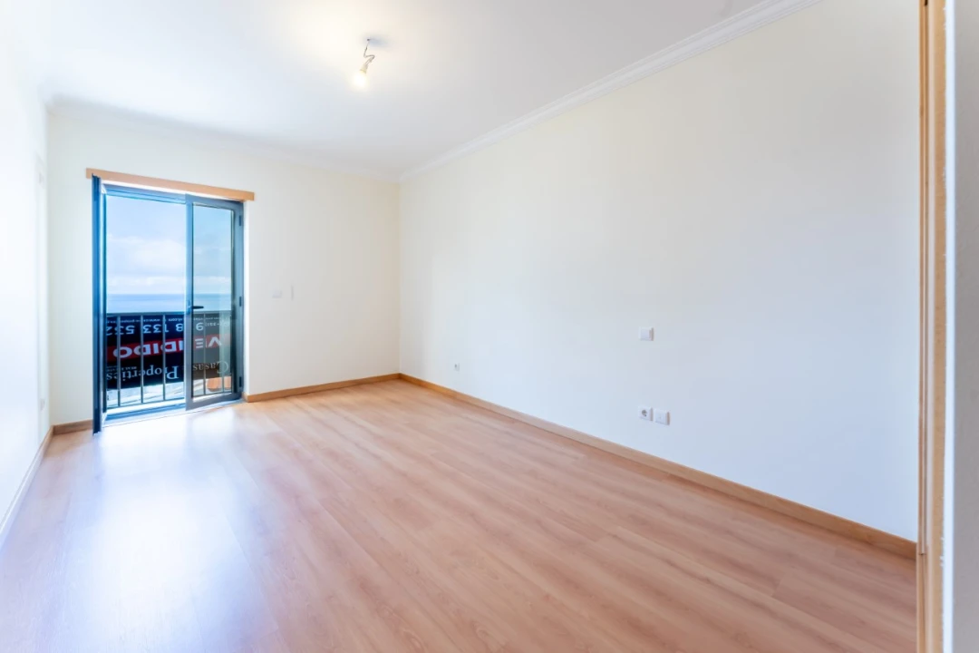 Apartamento T2 para Venda em Nazare Foto 12