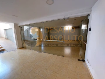 Garagem para Venda em Setubal (São Sebastião)