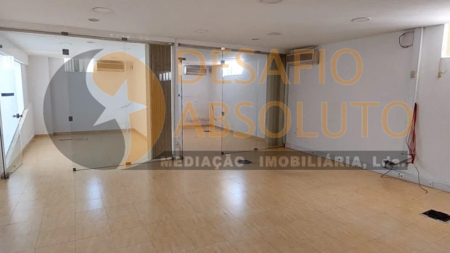 Garagem para Venda em Setubal (São Sebastião)