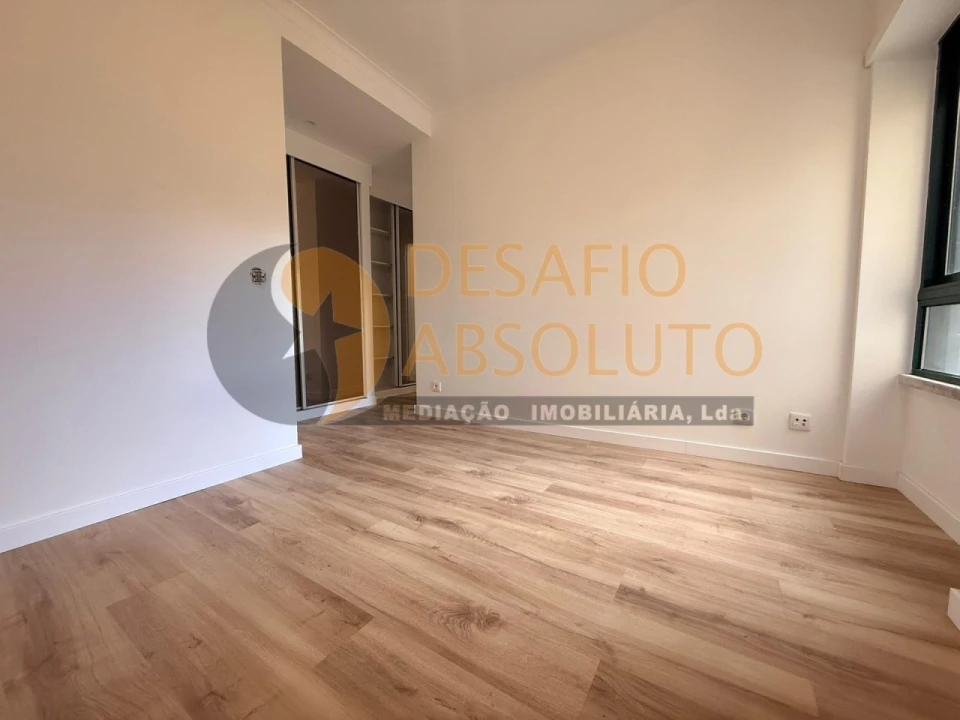 Apartamento T3 para Venda em Laranjeiro e Feijó Foto 16