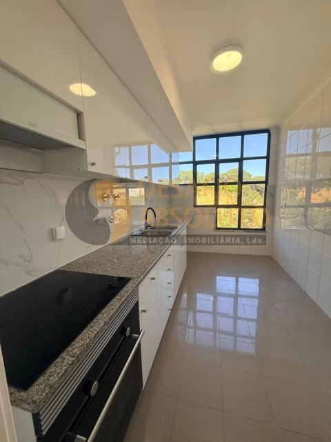 Apartamento T3 para Venda em Laranjeiro e Feijó