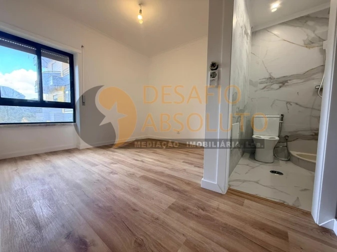 Apartamento T3 para Venda em Laranjeiro e Feijó Foto 14