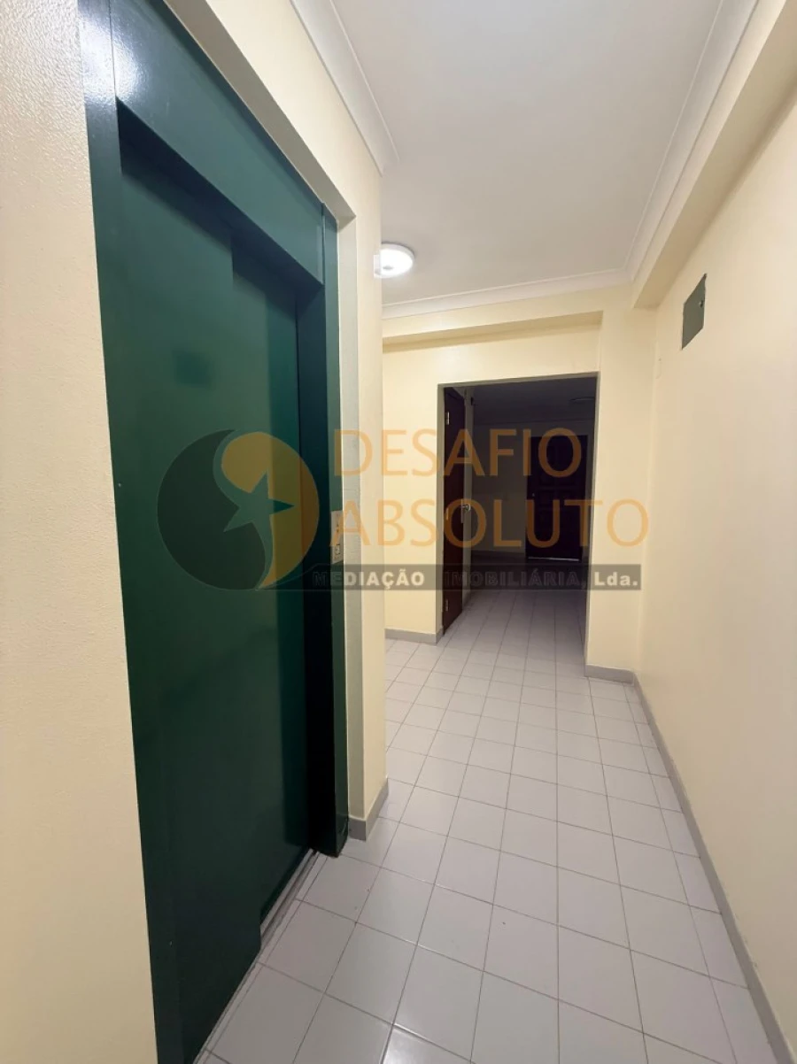 Apartamento T3 para Venda em Laranjeiro e Feijó Foto 24