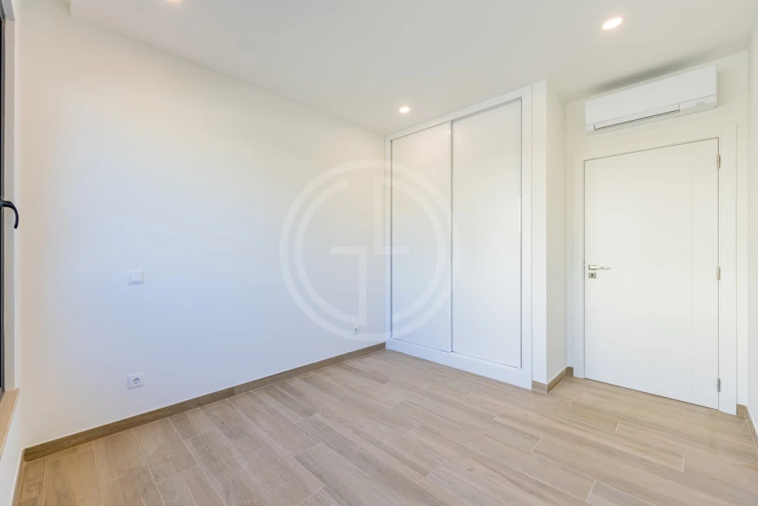 Apartamento T3 para Venda em Quarteira Foto 11