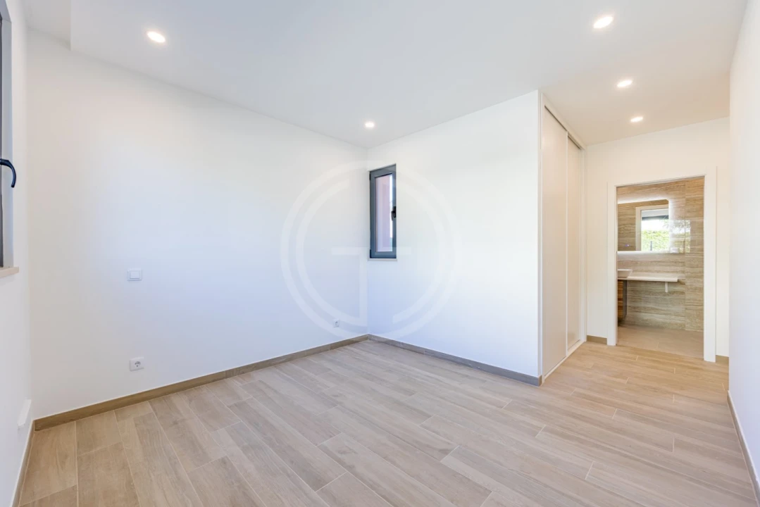 Apartamento T3 para Venda em Quarteira Foto 12