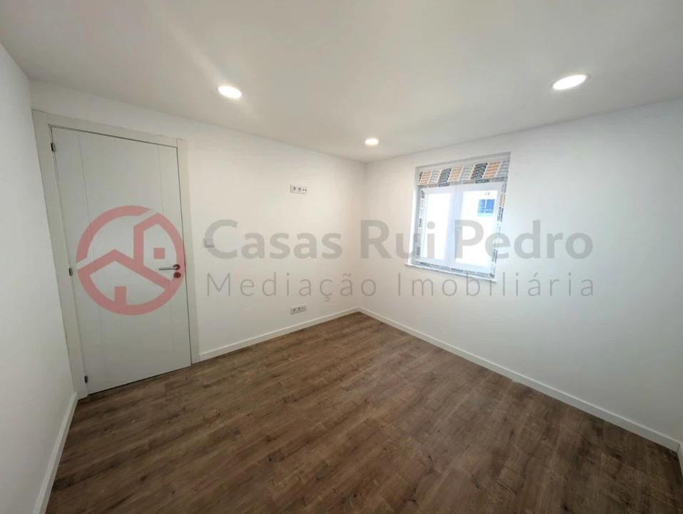 Moradia T1 para Venda em Seixal, Arrentela e Aldeia de Paio Pires Foto 24