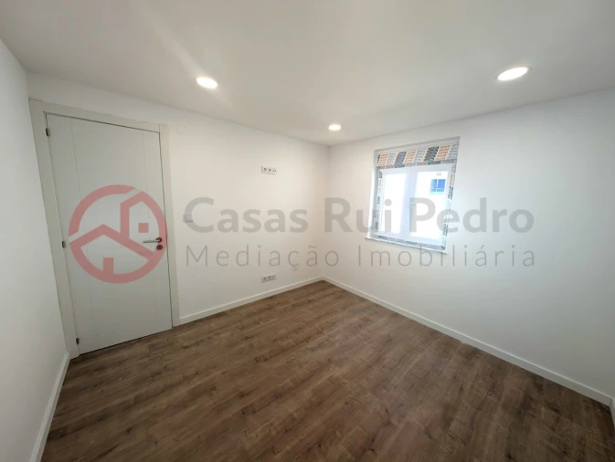 Moradia T1 para Venda em Seixal, Arrentela e Aldeia de Paio Pires Foto 21