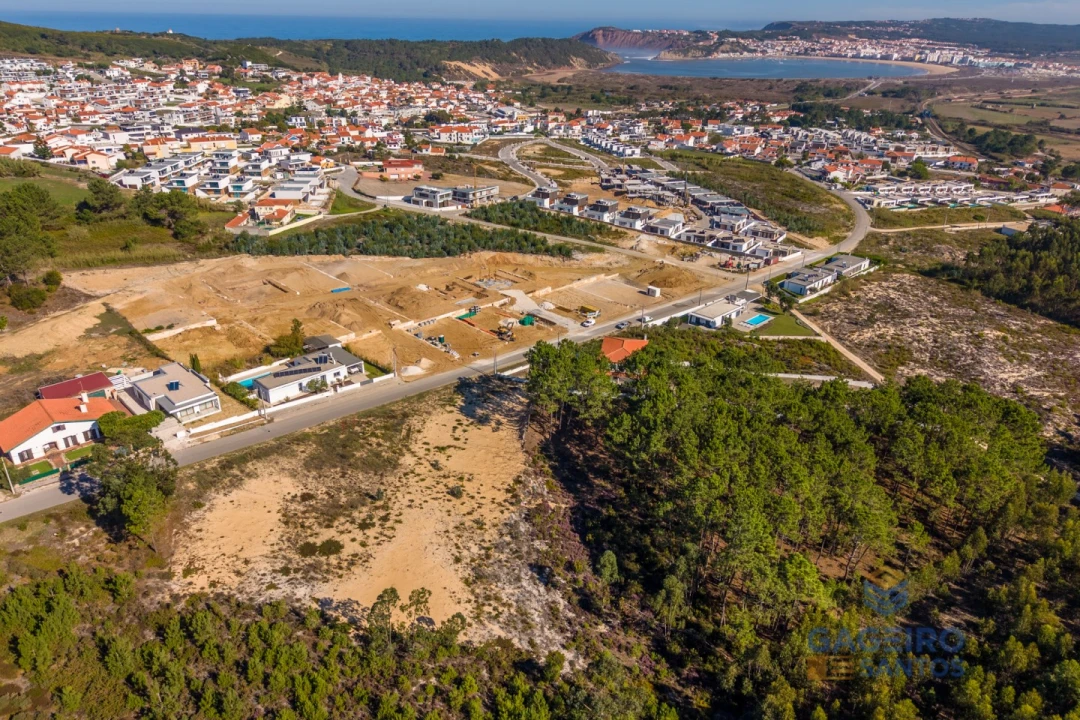 Terreno para Venda em Tornada e Salir do Porto Foto 3