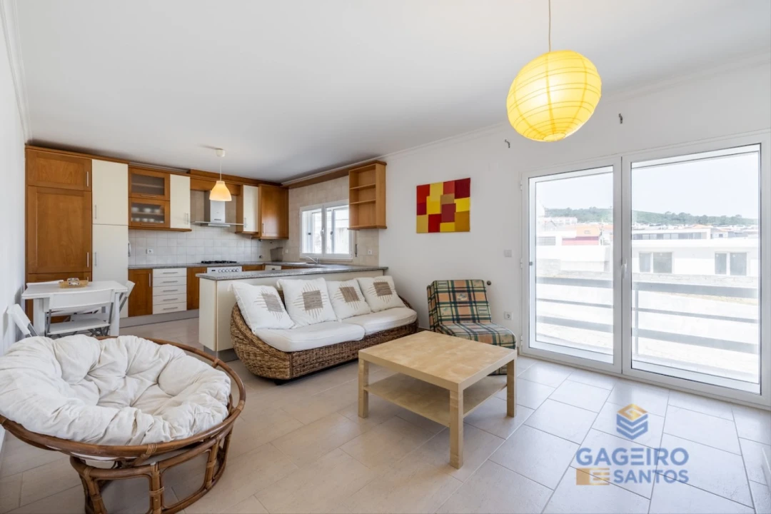Apartamento T1 para Venda em Tornada e Salir do Porto Foto 1