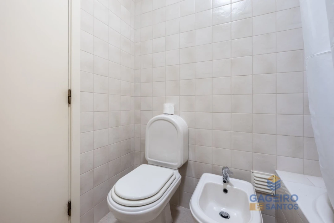 Apartamento T1 para Venda em Tornada e Salir do Porto Foto 10