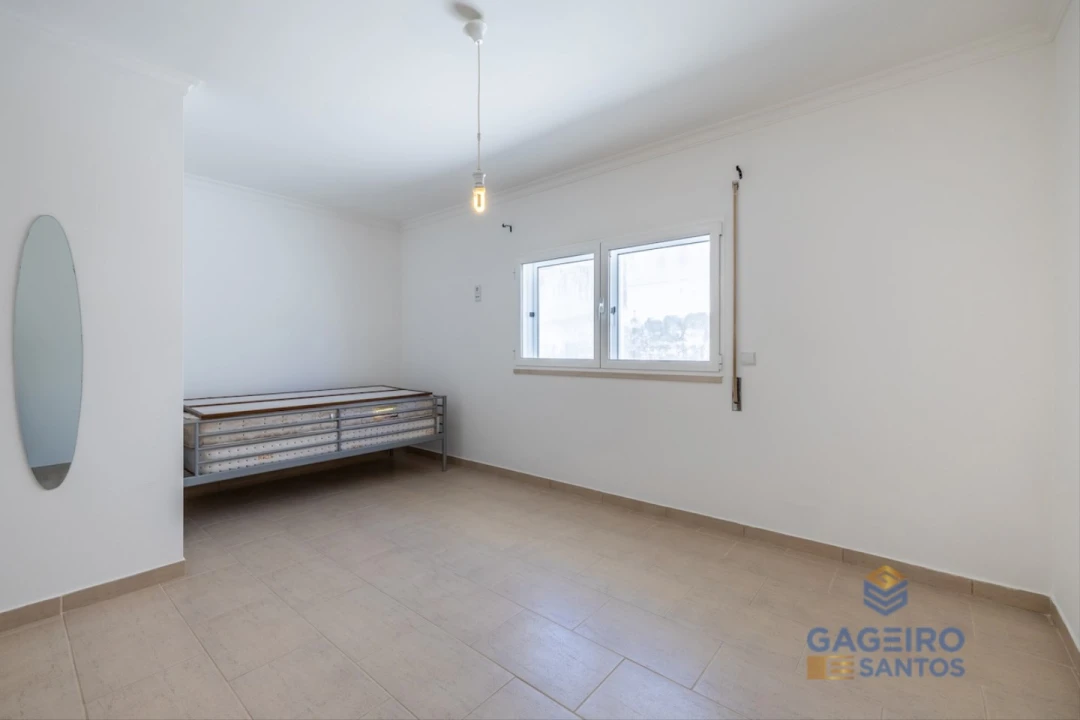 Apartamento T1 para Venda em Tornada e Salir do Porto Foto 15